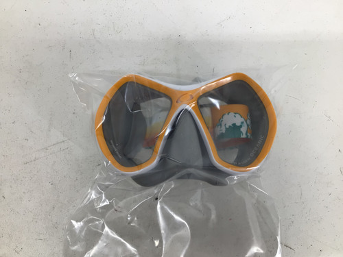 Vist Large View of Product Image Which is Used OCEANIC SNORKLE MASK Underwater Mask White