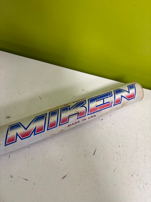 Vist Large View of Product Image Which is Used Miken FREAK DC SUPERMAX BB/SB Slowpitch Bat 34"