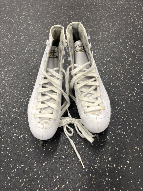 Vist Large View of Product Image Which is Used DBX Girls Figure Skate White Junior 03