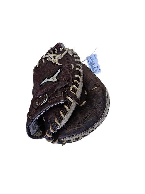 Used Mizuno GXC 90B3 CATCHER GLOVE RHT BB/SB Catchers RH Throw Brown 33 1/2" 11708-S000183579 Vist Large View of Product Image Which is Used Mizuno GXC 90B3 CATCHER GLOVE RHT BB/SB Catchers RH Throw Brown 33 1/2"