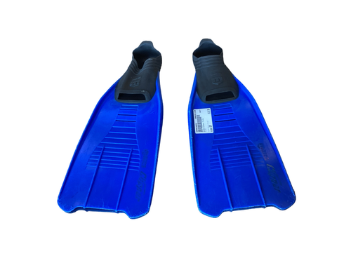 Vist Large View of Product Image Which is Used Mares Underwater Fins Royal Blue SM