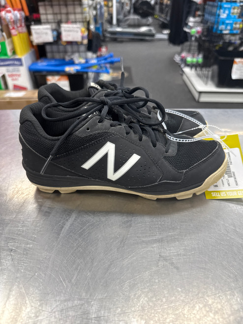 Vist Large View of Product Image Which is Used New Balance BASEBALL BB/SB Cleats Black Junior 05.5