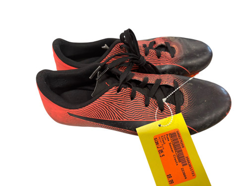 Vist Large View of Product Image Which is Used Puma Soccer Cleats Pink Junior 05.5