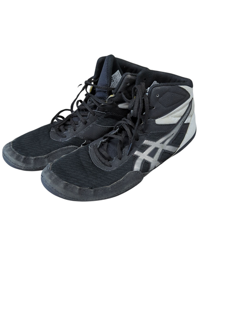 Vist Large View of Product Image Which is Used Under Armour Basketball Shoes Y White And Black Youth 06.5