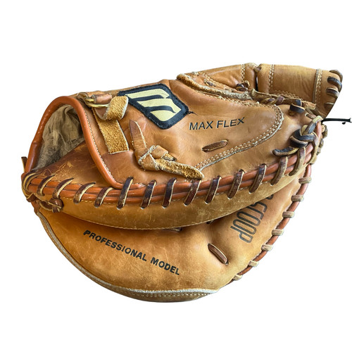 Used Mizuno MFRCO21 BB/SB Catchers RH Throw Brown 31" 11794-S000266115 Vist Large View of Product Image Which is Used Mizuno MFRCO21 BB/SB Catchers RH Throw Brown 31"