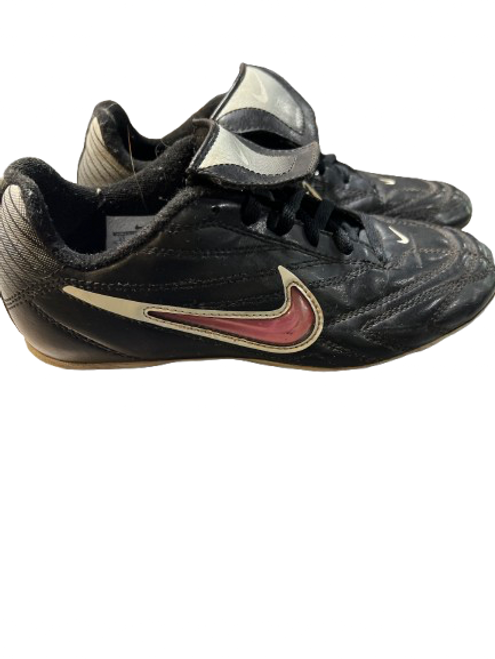 Vist Large View of Product Image Which is Used Nike Soccer Cleats Black Junior 02