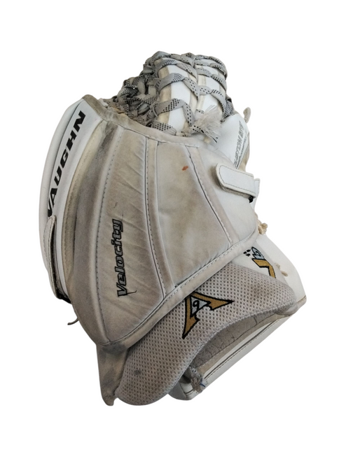 Vist Large View of Product Image Which is Used Vaughn 1000 PRO V6 Senior Goalie Catcher White