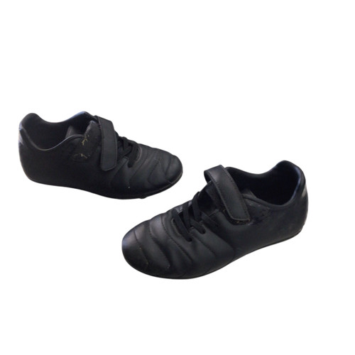 Vist Large View of Product Image Which is Used Brava Soccer Cleats Black Junior 01
