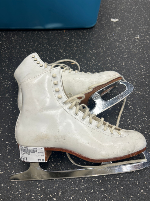 Vist Large View of Product Image Which is Used Riedell 0735 WomensFigure Skate White Senior 9
