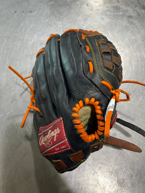 Vist Large View of Product Image Which is Used Rawlings RPR06 BB/SB Glove RH Throw Black 12"