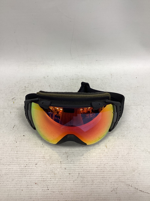 Vist Large View of Product Image Which is Used Smith Snow Goggles Adult Black