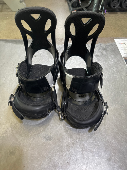 Vist Large View of Product Image Which is Used Burton CARTEL EST 2013 - MEDIUM SZ 8-11 Mens Binding Only Black MD