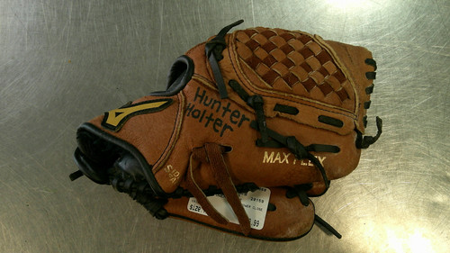 Vist Large View of Product Image Which is Used Mizuno POWER CLOSE BB/SB Glove RH Throw Brown 10"
