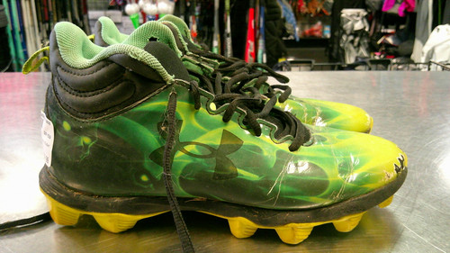 Vist Large View of Product Image Which is Used Under Armour CLEAT BB/SB Cleats Green Junior 06