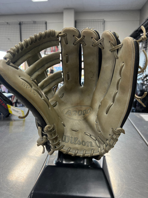 Vist Large View of Product Image Which is Used Wilson A2000 SP13 BB/SB Glove RH Throw None 13"