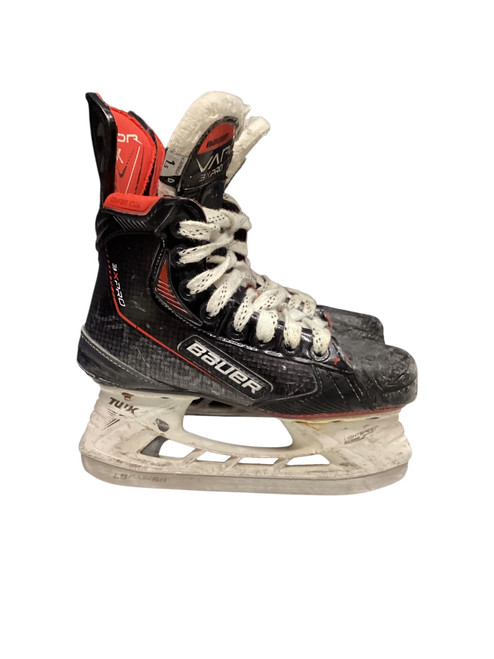 Vist Large View of Product Image Which is Used Bauer 3X PRO Junior Hockey Skate Junior 01.5