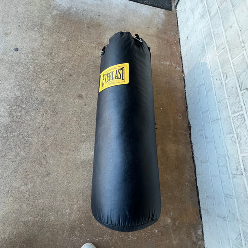 Vist Large View of Product Image Which is Used Everlast HEAVY BAG Boxing Heavy Bag Black 70 lb