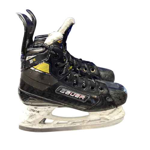 Vist Large View of Product Image Which is Used Bauer 3S PRO Junior Hockey Skate Junior 03.5