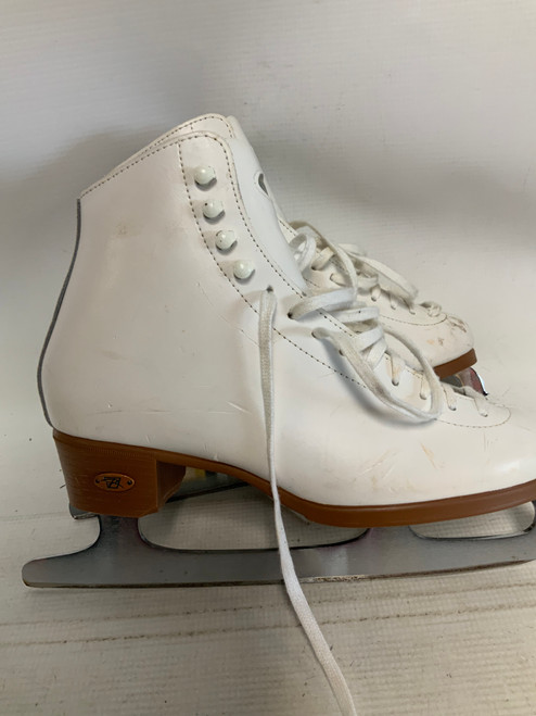 Vist Large View of Product Image Which is Used Riedell 24246 WomensFigure Skate White Senior 6