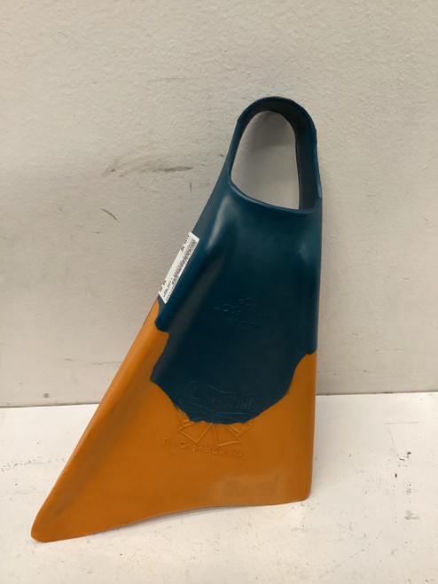 Vist Large View of Product Image Which is Used Churchill Underwater Fin Green MD