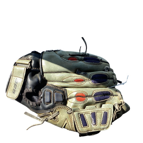Vist Large View of Product Image Which is Used Wilson EZ CATCH TEEBALL BB/SB Glove RH Throw Grey 10"