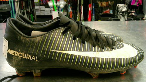 Vist Large View of Product Image Which is Used Nike Soccer Cleats Black Senior 6.5