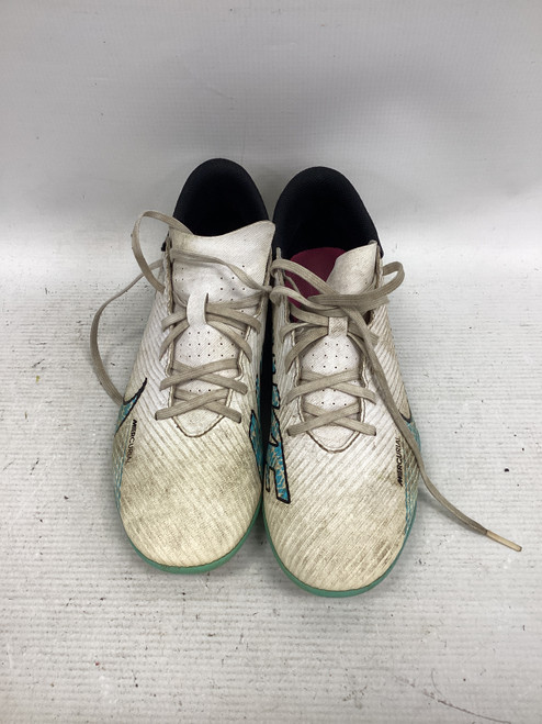 Vist Large View of Product Image Which is Used Nike Soccer Cleats White Senior 6