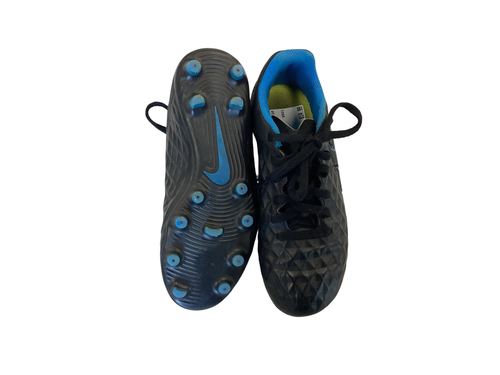 Vist Large View of Product Image Which is Used Nike Soccer Cleats Black Junior 01