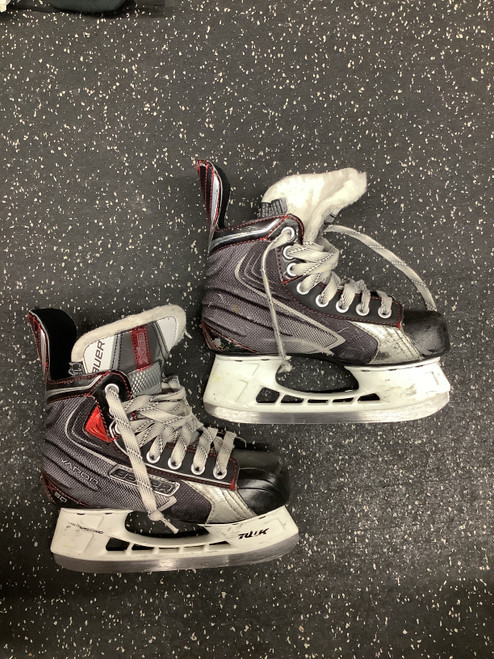 Vist Large View of Product Image Which is Used Bauer VAPOR X50 Junior Hockey Skate Junior 01.5