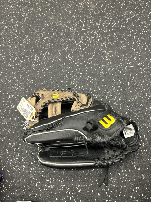 Vist Large View of Product Image Which is Used Wilson A700 BB/SB Glove RH Throw Black 12 3/4"