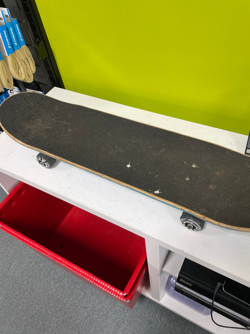 Used Mongoose SKATEBOARD Complete Skateboard None 8" 11307-S000259317 Vist Large View of Product Image Which is Used Mongoose SKATEBOARD Complete Skateboard None 8"