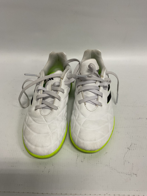 Vist Large View of Product Image Which is Used Adidas Soccer Indoor Shoes White Junior 01