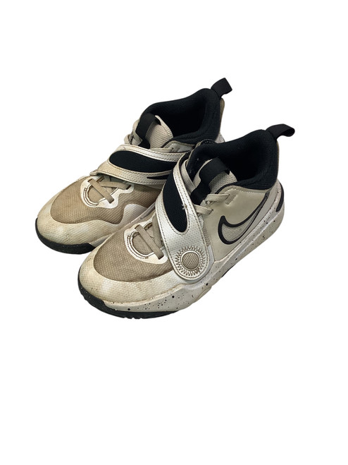 Vist Large View of Product Image Which is Used Nike Basketball Shoes Y White Junior 03.5
