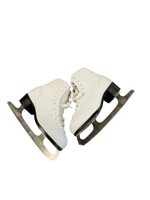 Vist Large View of Product Image Which is Used CCM GOLD MEDAL Girls Figure Skate White Youth 06.0