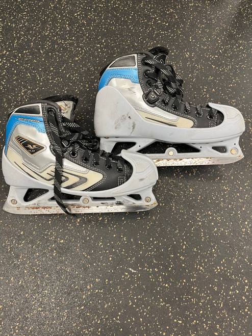 Vist Large View of Product Image Which is Used CCM VECTOR 4.0 Intermediate Goalie Skate Intermediate 5.0