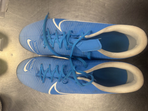 Vist Large View of Product Image Which is Used Nike Soccer Indoor Shoes Royal Blue Senior 11