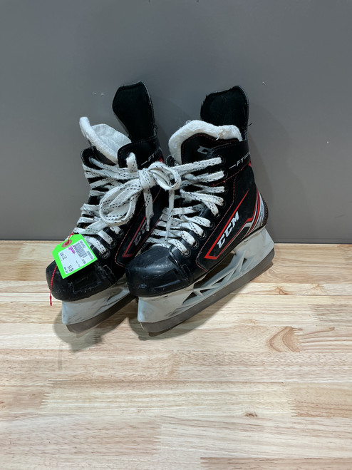 Vist Large View of Product Image Which is Used CCM FT340 Junior Hockey Skate Junior 02
