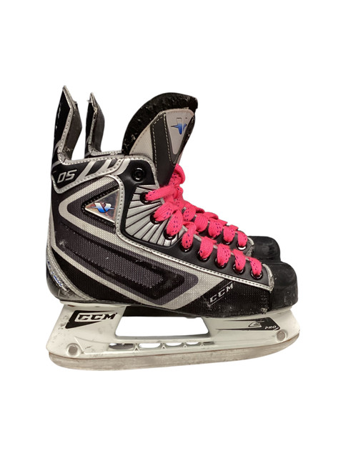 Vist Large View of Product Image Which is Used CCM 05 Intermediate Hockey Skate Intermediate 4.0