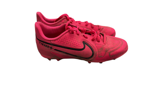 Vist Large View of Product Image Which is Used Nike Soccer Cleats Pink Junior 03.5