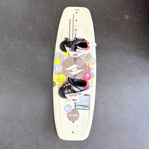 Vist Large View of Product Image Which is Used HYPERLITE Wakeboard None 119 cm 11805-S000041063