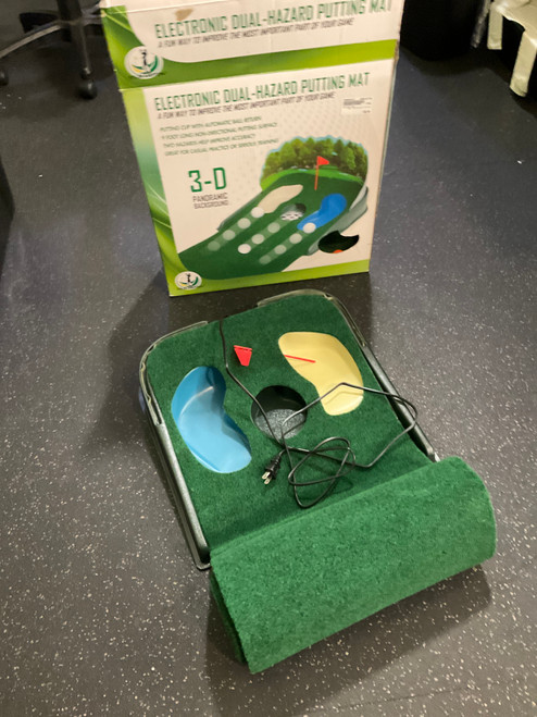 Vist Large View of Product Image Which is Used TOUR MOTION PUTTING MAT Putting Aid