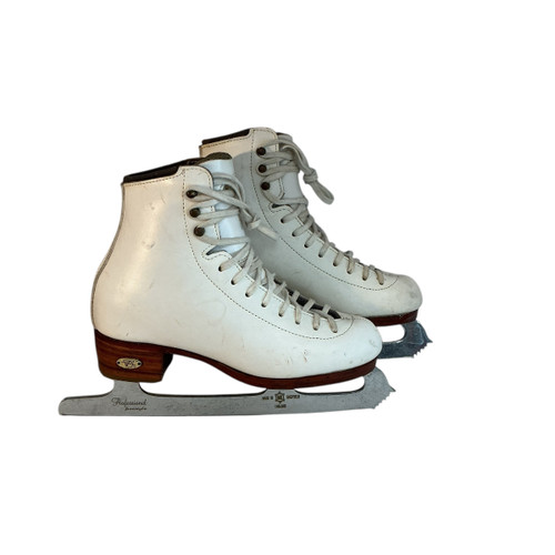 Vist Large View of Product Image Which is Used Riedell FIGURE SKATES Girls Figure Skate White Junior 03.5