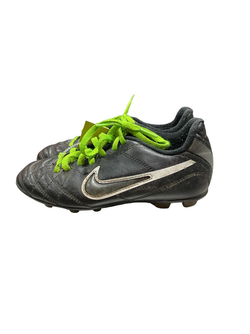 Vist Large View of Product Image Which is Used Nike Soccer Cleats Black Junior 01.5