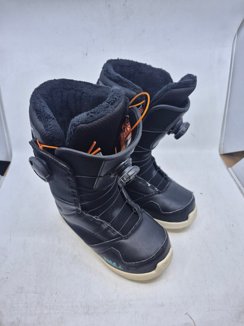 Vist Large View of Product Image Which is Used ThirtyTwo STW BOA Womens Snowboard Boots Black Senior 5.5