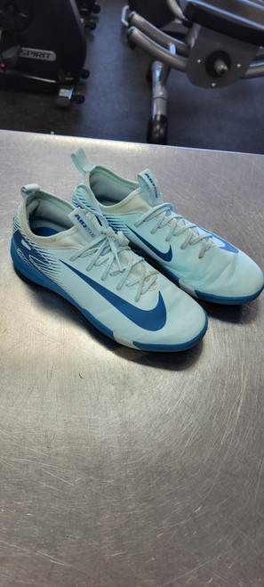 Vist Large View of Product Image Which is Used Nike Soccer Indoor Shoes Royal Blue Junior 03.5
