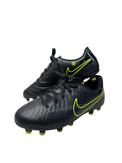 Vist Large View of Product Image Which is Used Nike JR Legend 10 Club Soccer Cleats - Junior 02.5