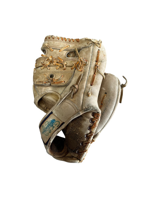 Vist Large View of Product Image Which is Used Spalding 42-331 BB/SB Glove RH Throw Brown 13"