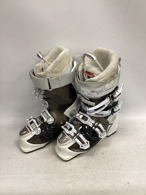 Vist Large View of Product Image Which is Used Atomic HAWX 90 Womens DH Ski Boot White 225 MP - J04.5 - W5.5