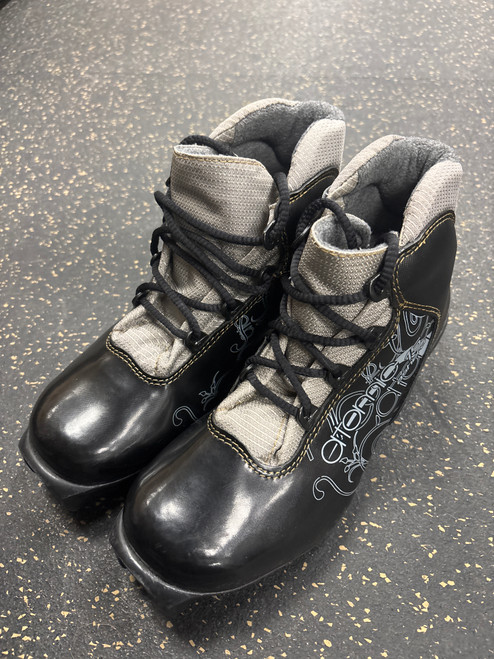 Vist Large View of Product Image Which is Used Atomic Womens SNS XC Ski Boots Black W 06.5-07 / JR 4.5-05