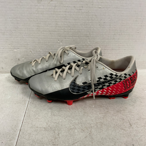 Vist Large View of Product Image Which is Used Nike NEYMAR JR Soccer Cleats Grey Junior 05.5